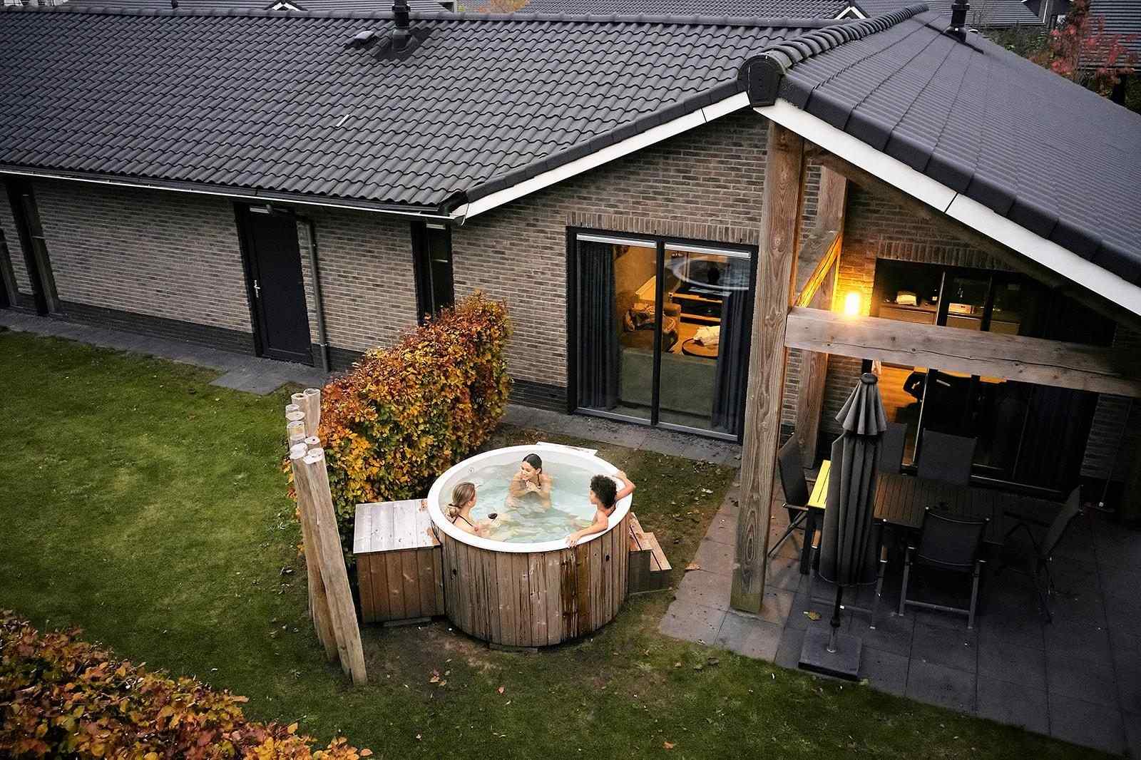 luxe-4-persoons-geschakeld-vakantiehuis-met-bubbelbad-op-de-veluwe