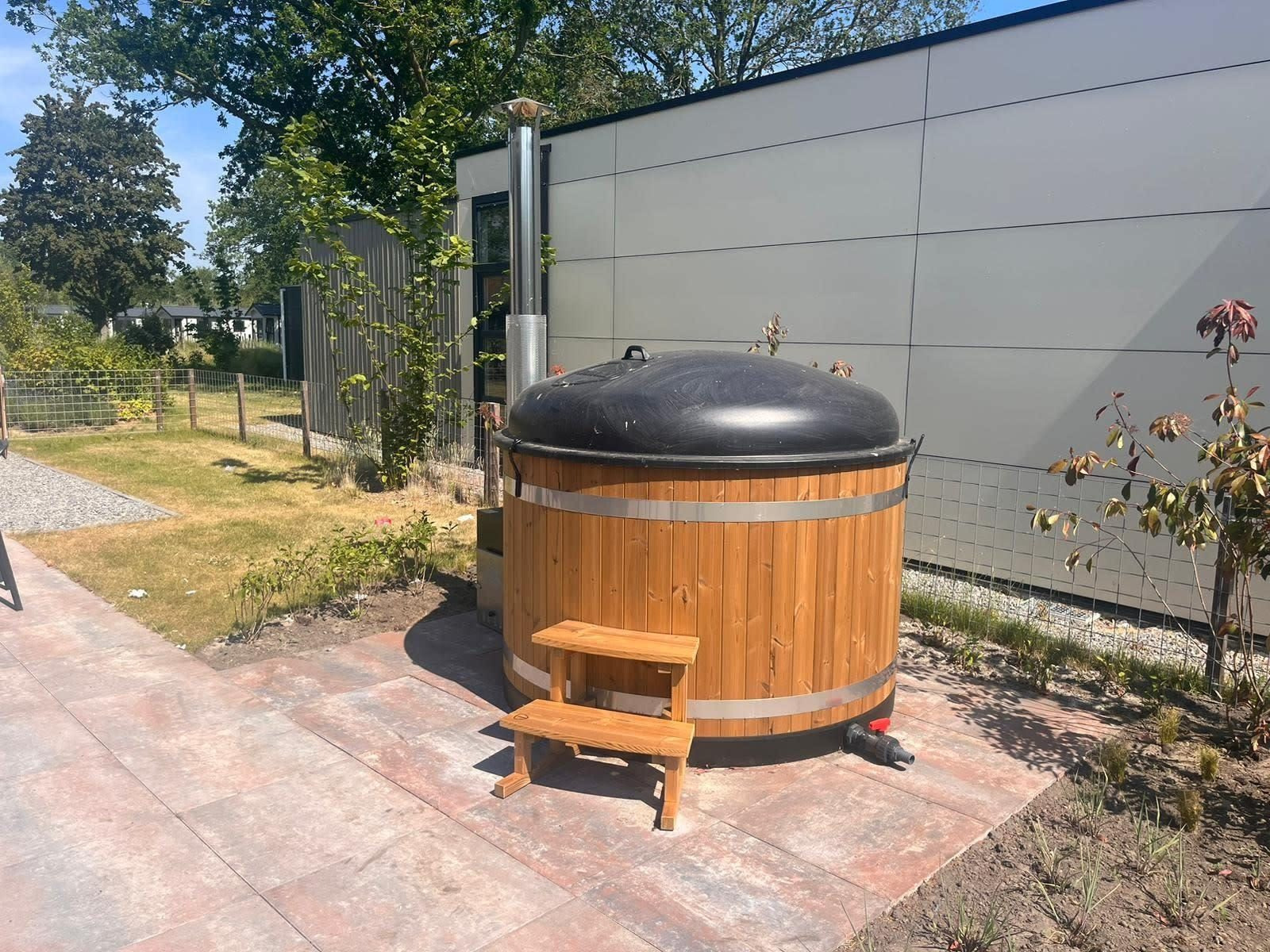 6-persoons-vakantiehuis-met-hottub-op-vakantiepark-zuiderzee