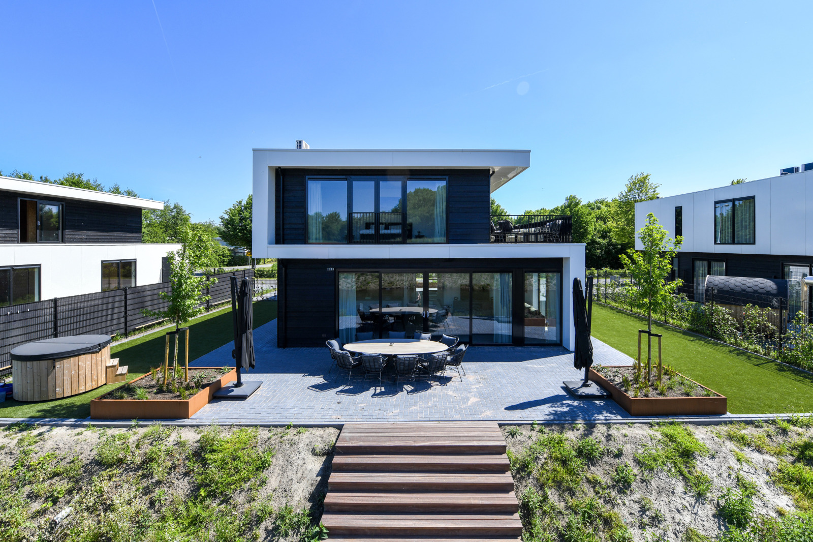 Villa met hottub voor 10 personen op vakantiepark met golfbaan vlakbij Harderwijk — groepsaccommodatie in Zeewolde