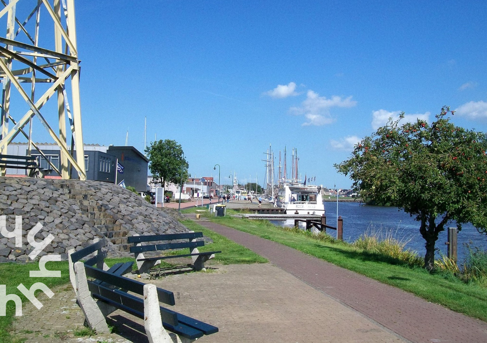 leuk-6-persoons-vakantiehuis-op-100-meter-van-het-ijsselmeer-in-lemmer