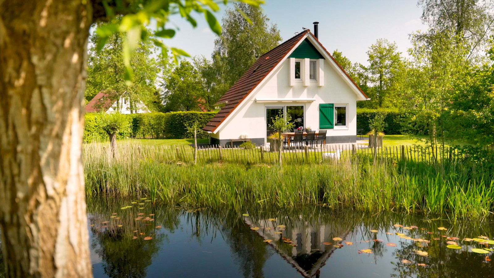 Comfortabel 6 persoons vakantiebungalow op mooi gezinspark met zwemvijver.