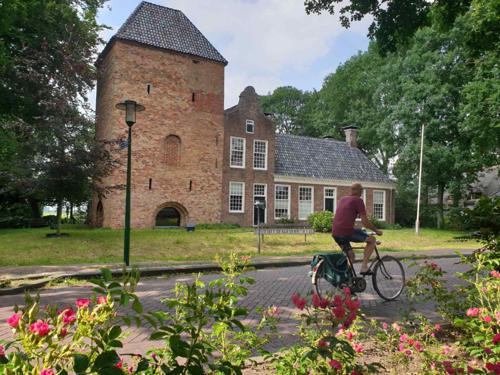 prachtige-7-persoons-woonboerderij-met-grote-tuin-en-vrij-uitzicht-in-friesland