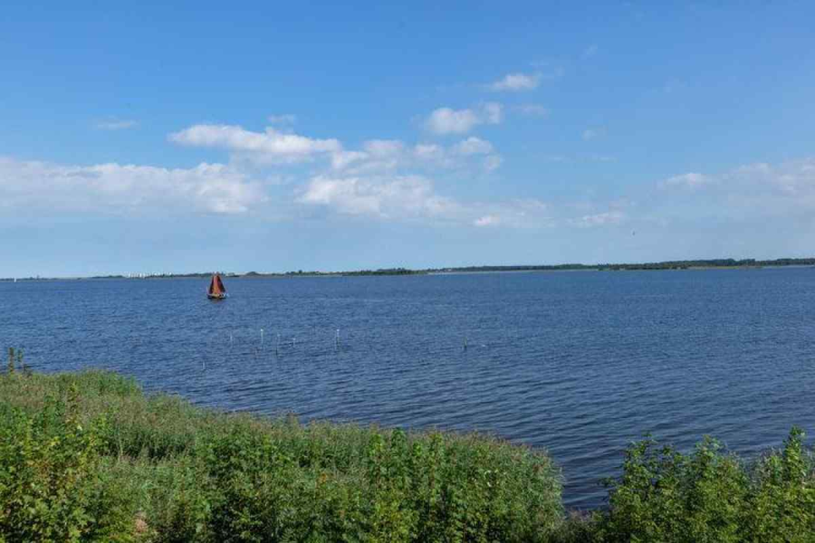 vrijstaande-6-persoons-woning-aan-het-lauwersmeer-in-friesland