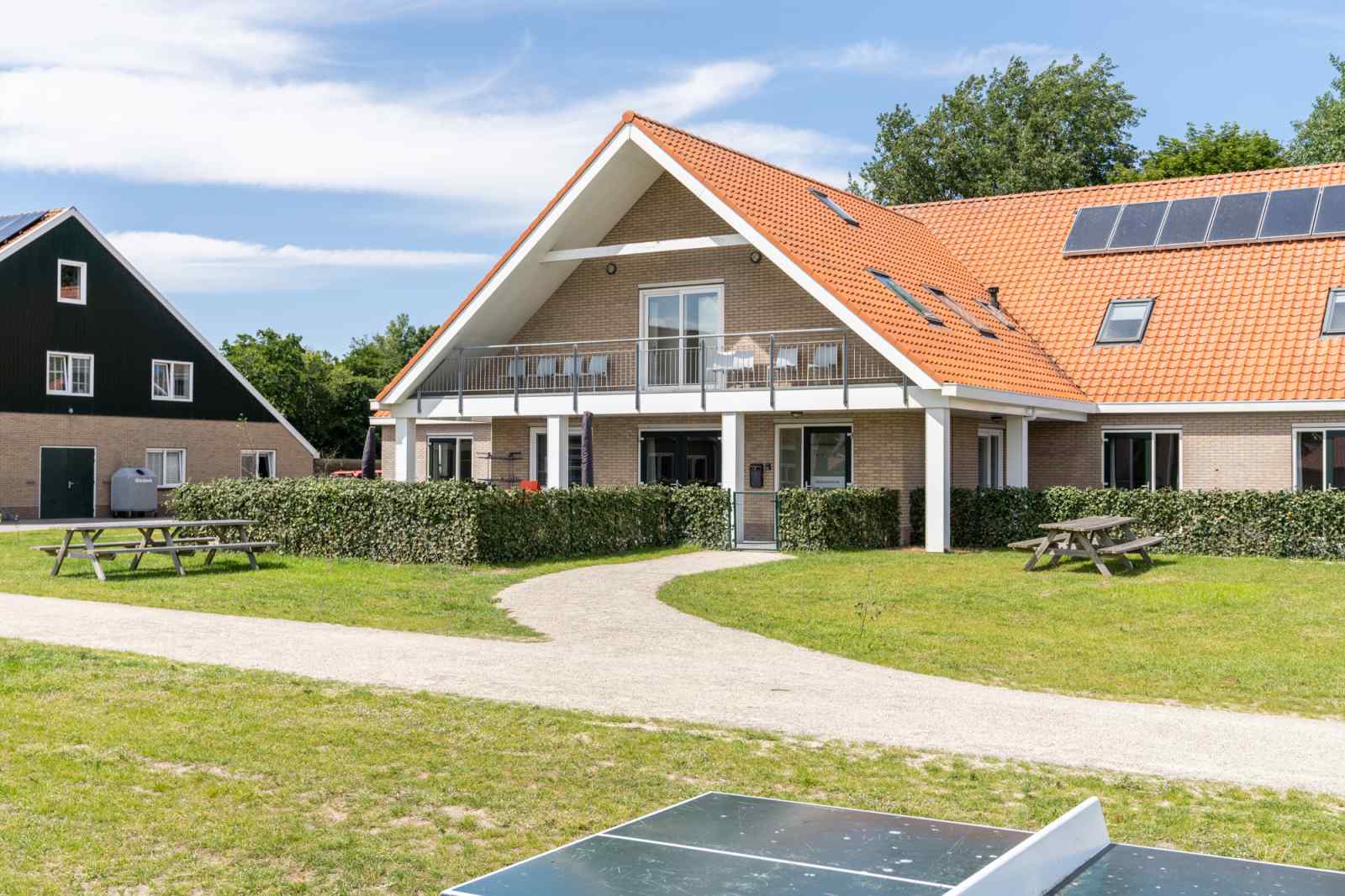 luxe-24-persoons-groepsaccommodatie-in-de-vleien-op-ameland