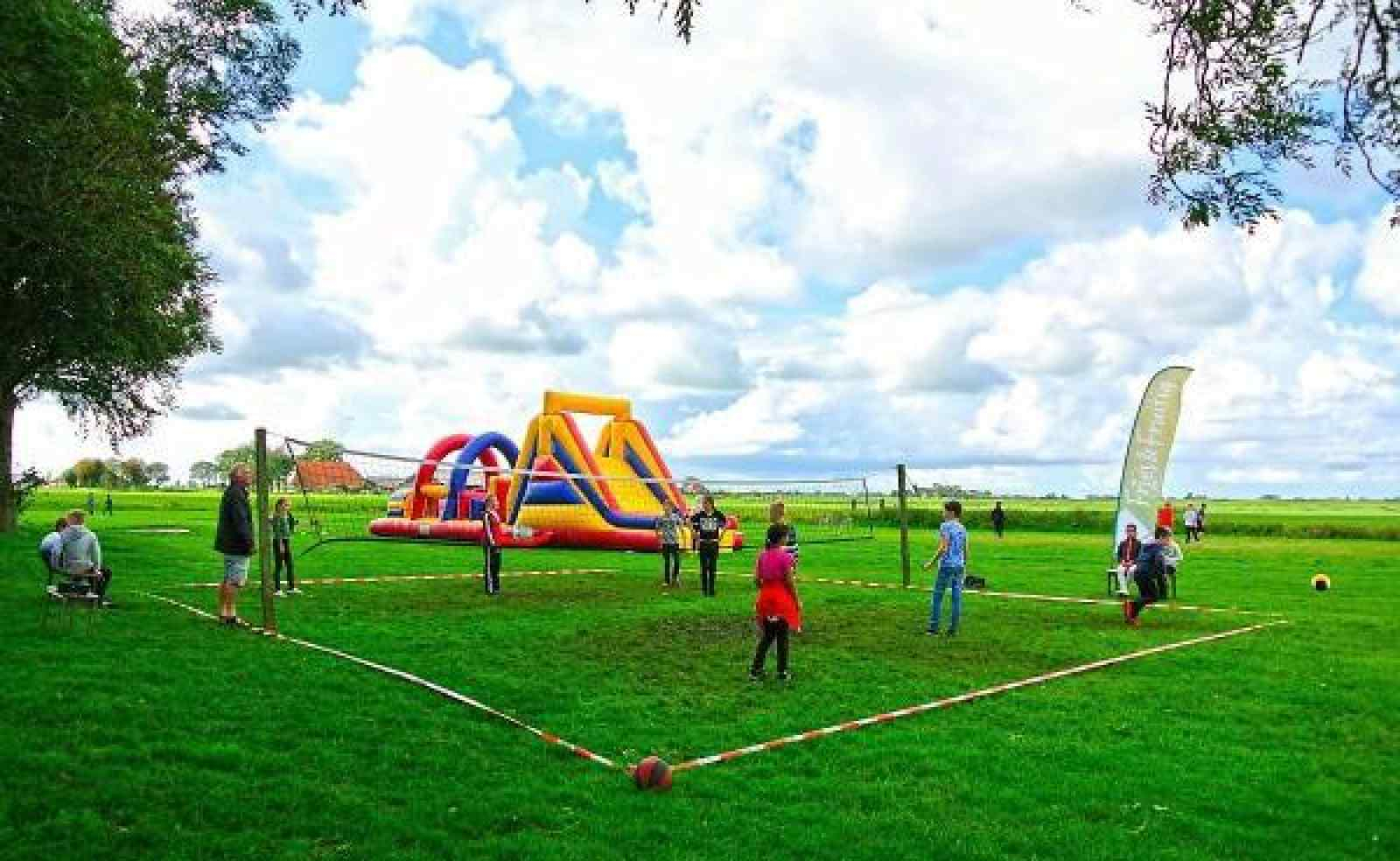 prachtige-40-persoons-groepsaccommodatie-aan-de-friese-meren