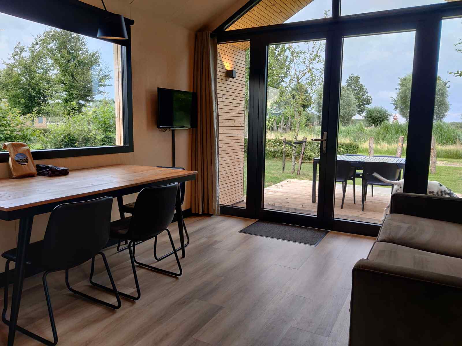 luxe-4-persoons-tiny-house-op-vakantiepark-eigen-wijze