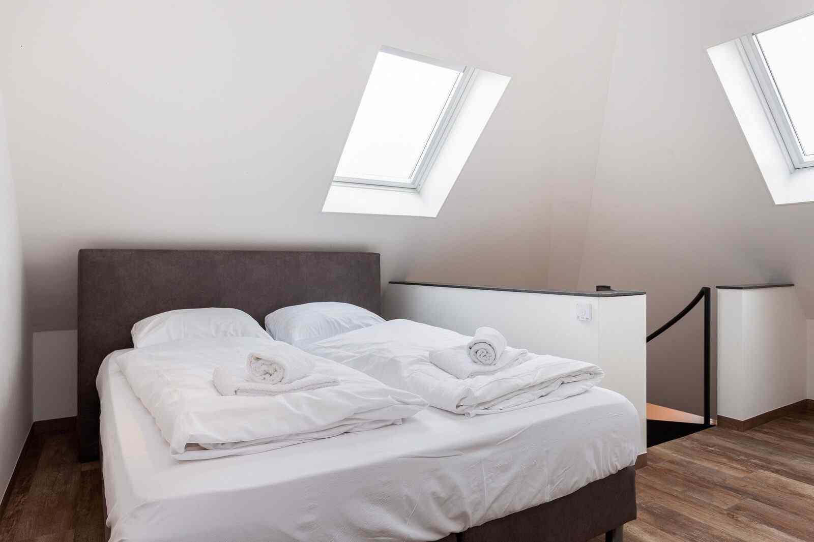 prachtig-en-luxe-2-persoons-appartement-aan-het-sneekermeer