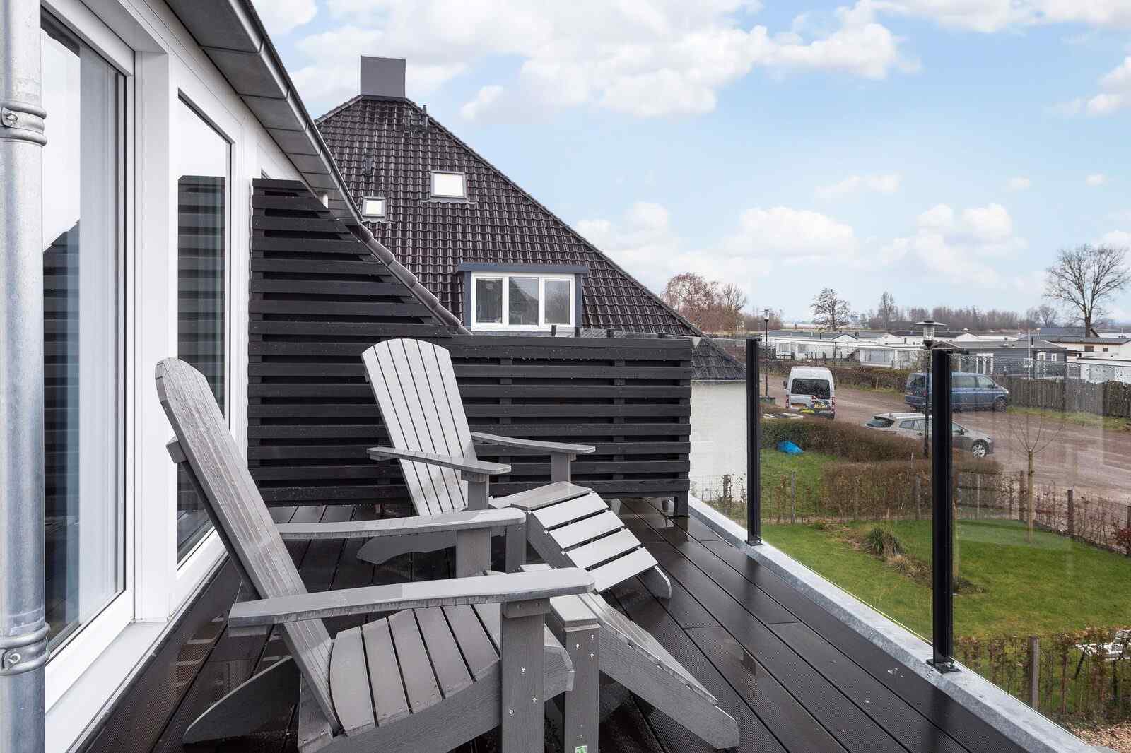 prachtig-en-luxe-2-persoons-appartement-aan-het-sneekermeer