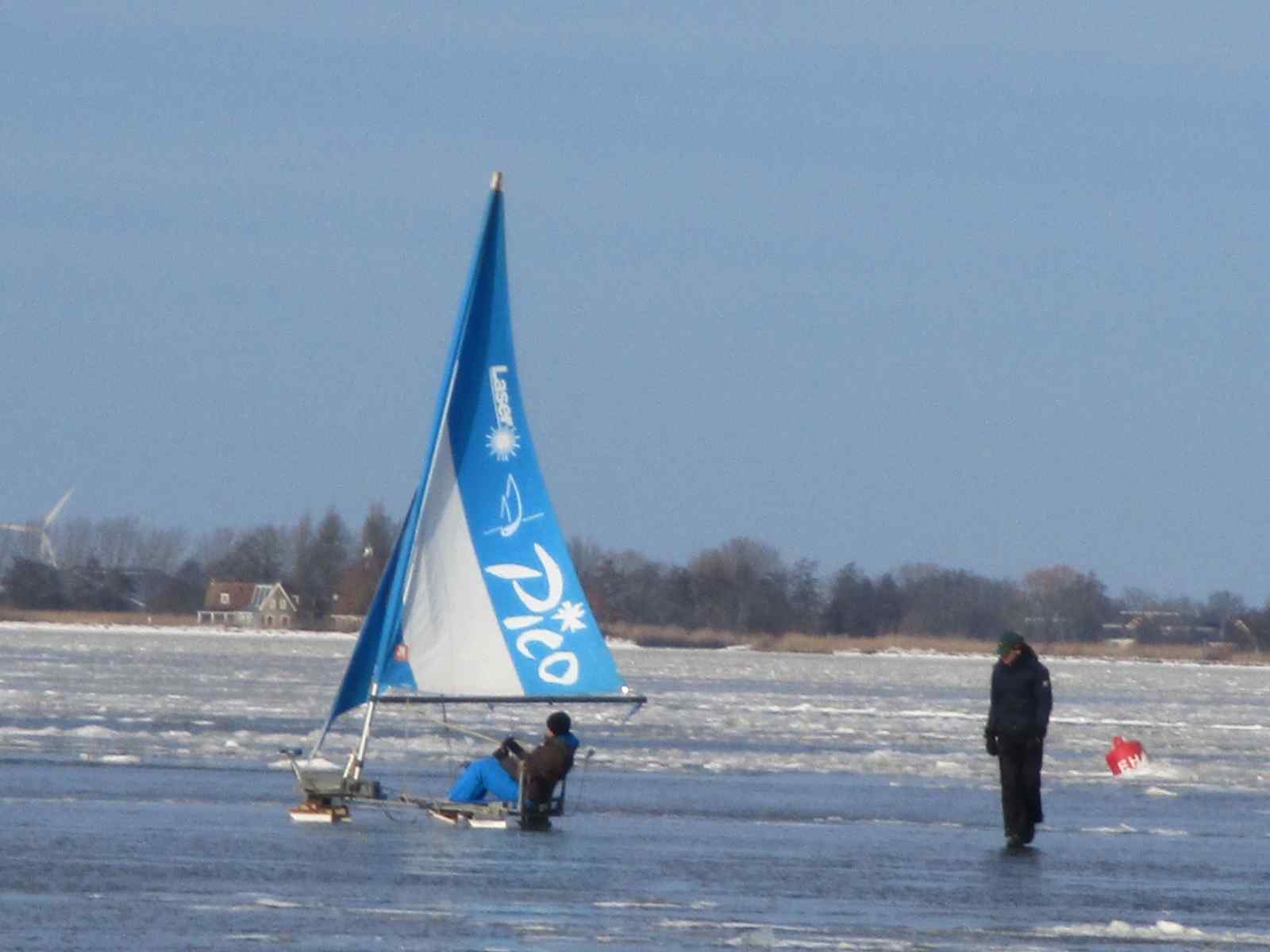 heerlijk-6-persoons-vakantiehuis-aan-het-water-in-friesland