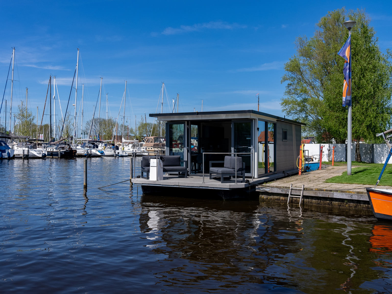 Knusse 2 4 persoons havenlodge in het watersportdorp He