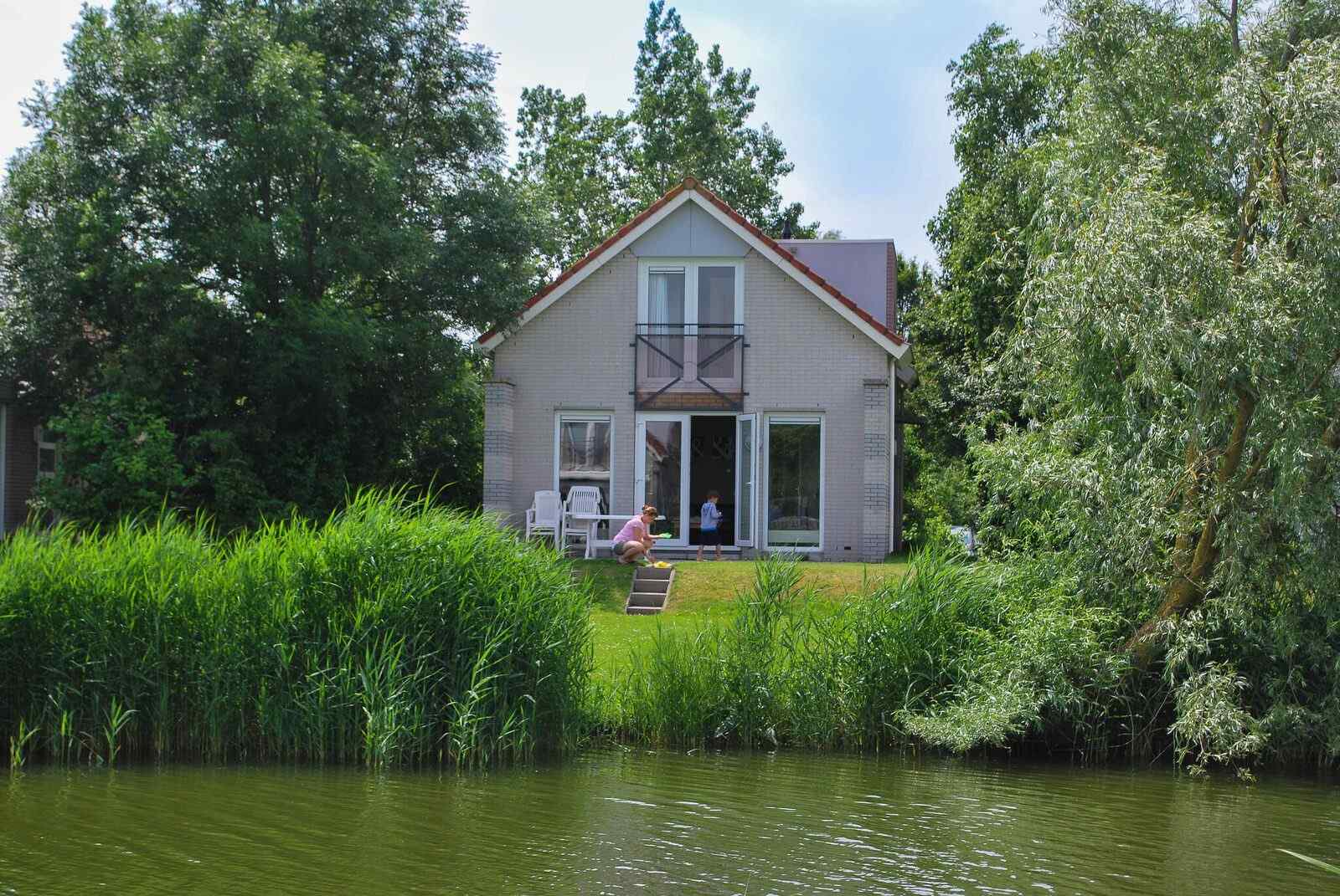 Prachtig 6 persoons vakantiehuis op Beach Resort Makkum in Friesland