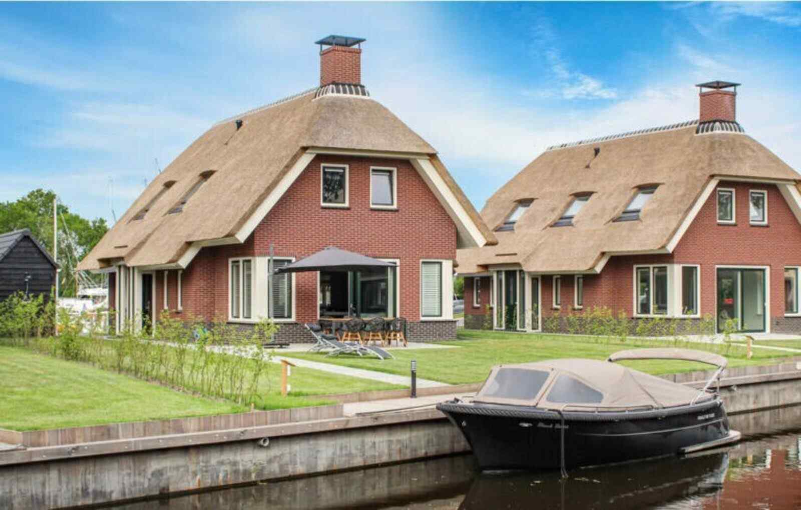 ruime-villa-voor-6-personen-aan-het-water-in-friesland