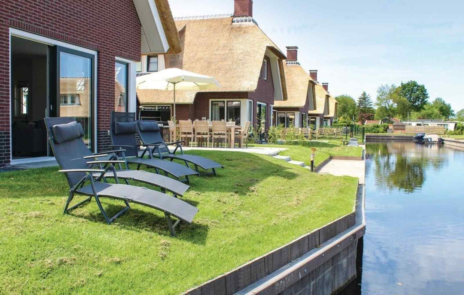 huisdiervriendelijke-luxe-villa-met-sauna-aan-de-friese-meren