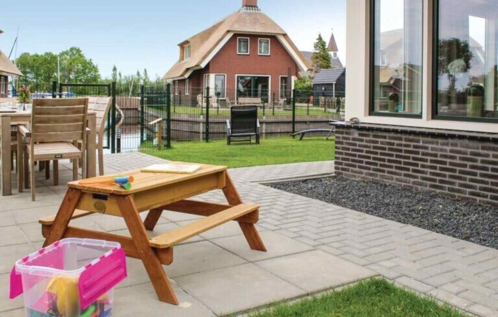 kindvriendelijke-villa-voor-8-personen-aan-het-water-in-friesland