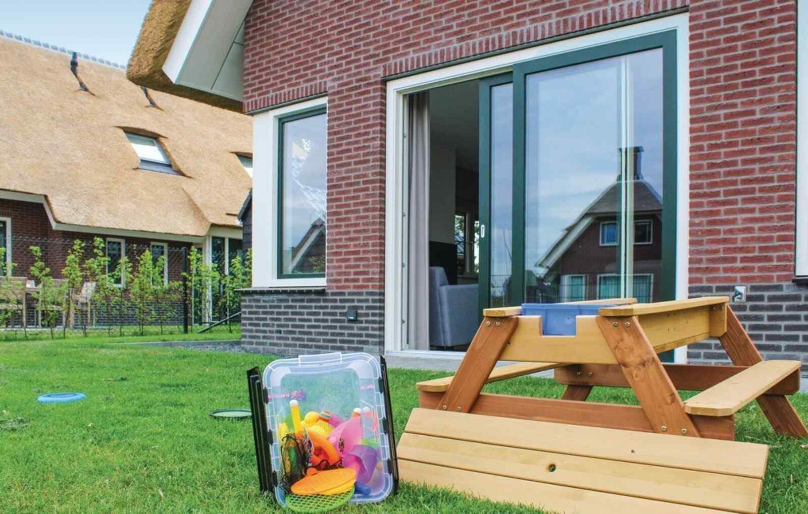 kindvriendelijke-villa-voor-10-personen-aan-het-water-in-friesland