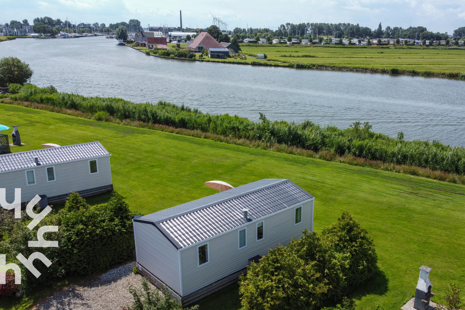 Comfortabel 6 persoons chalet in Lemmer met vrij uitzicht over het water