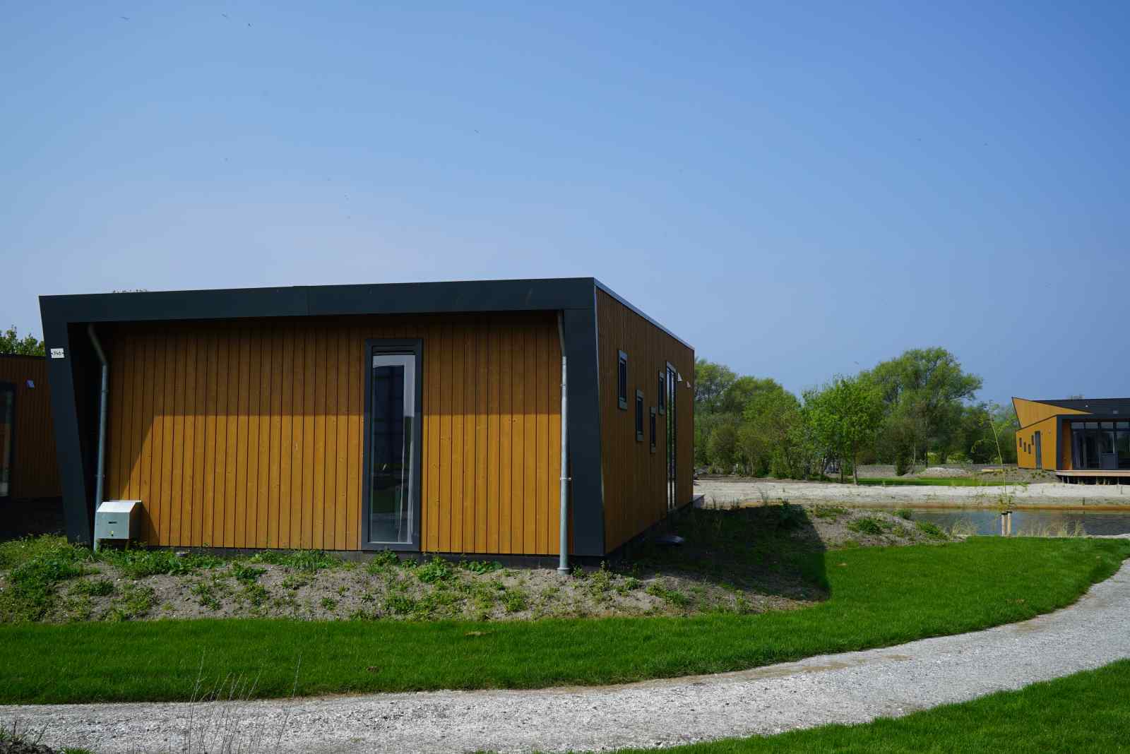 sfeervol-6-persoons-chalet-aan-het-ijsselmeer-op-een-vakantiepark-in-hindeloopen