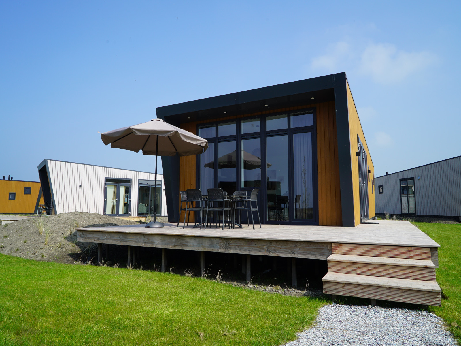 Sfeervol 6 persoons chalet aan het IJsselmeer op een va