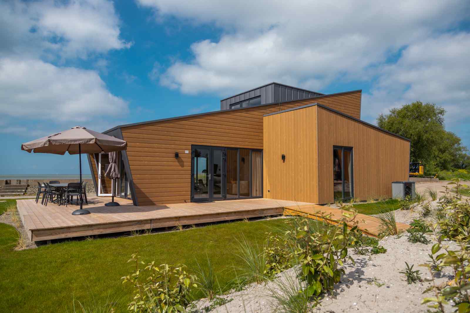 ruime-chalet-voor-10-personen-aan-het-ijsselmeer-op-een-vakantiepark-in-hindeloopen