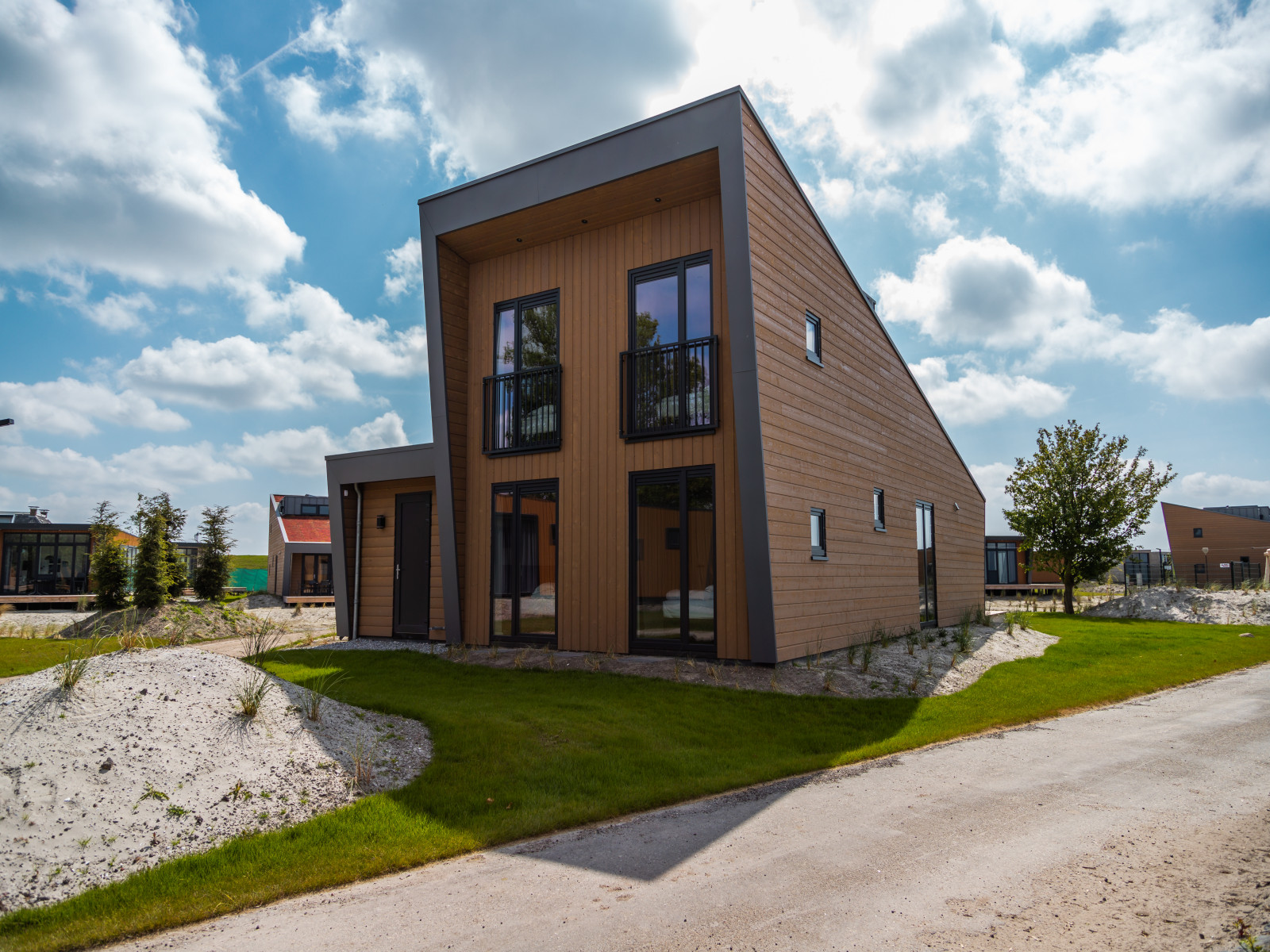 Ruime chalet voor 10 personen aan het IJsselmeer op een