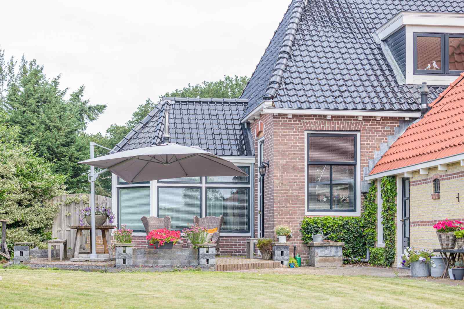 prachtige-ruim-ingerichte-6-persoons-woonboerderij-in-oudeschoot-nabij-oranjewoud