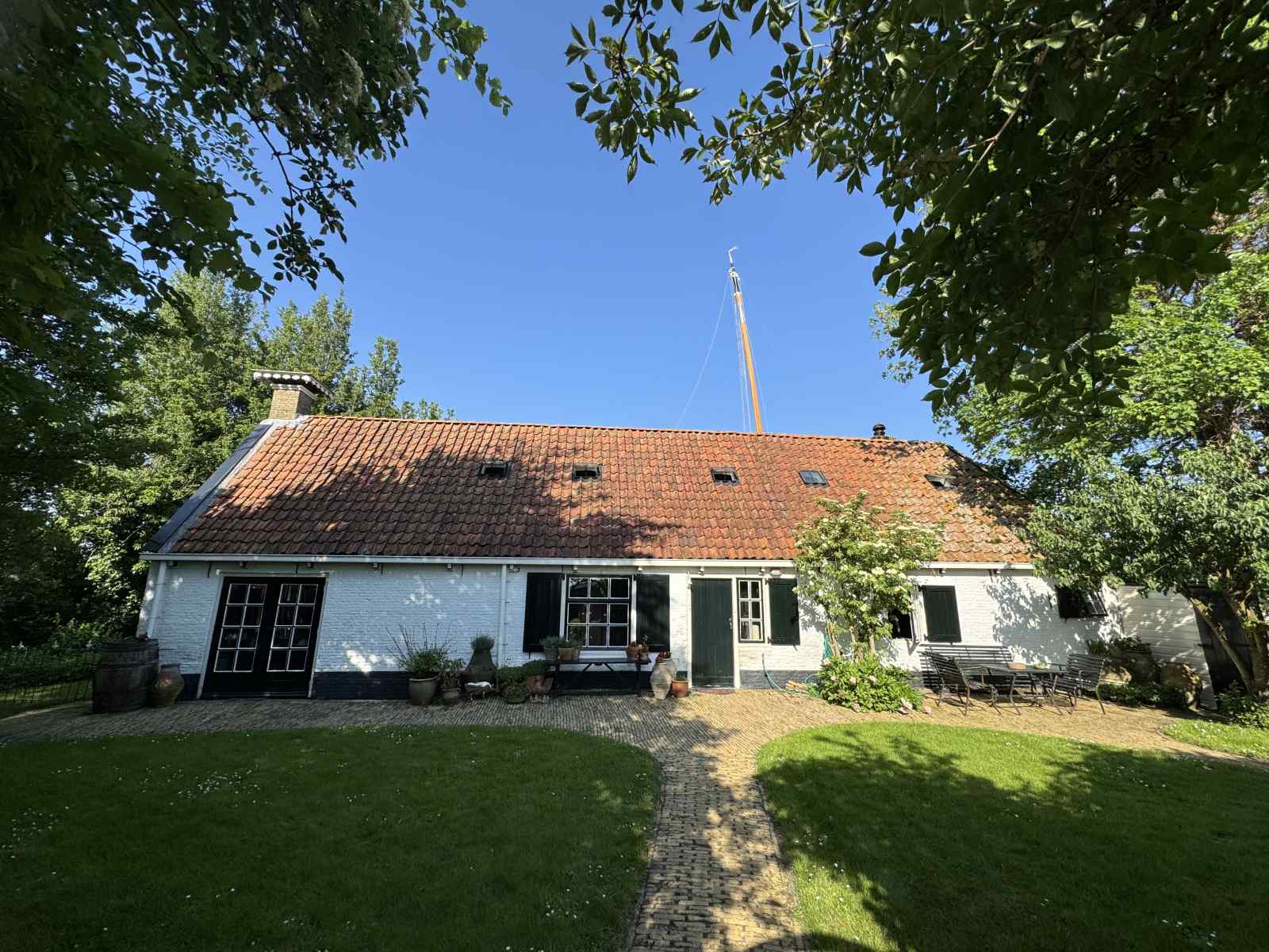 historische-vakantieboerderij-voor-6-personen-aan-het-water-in-terherne