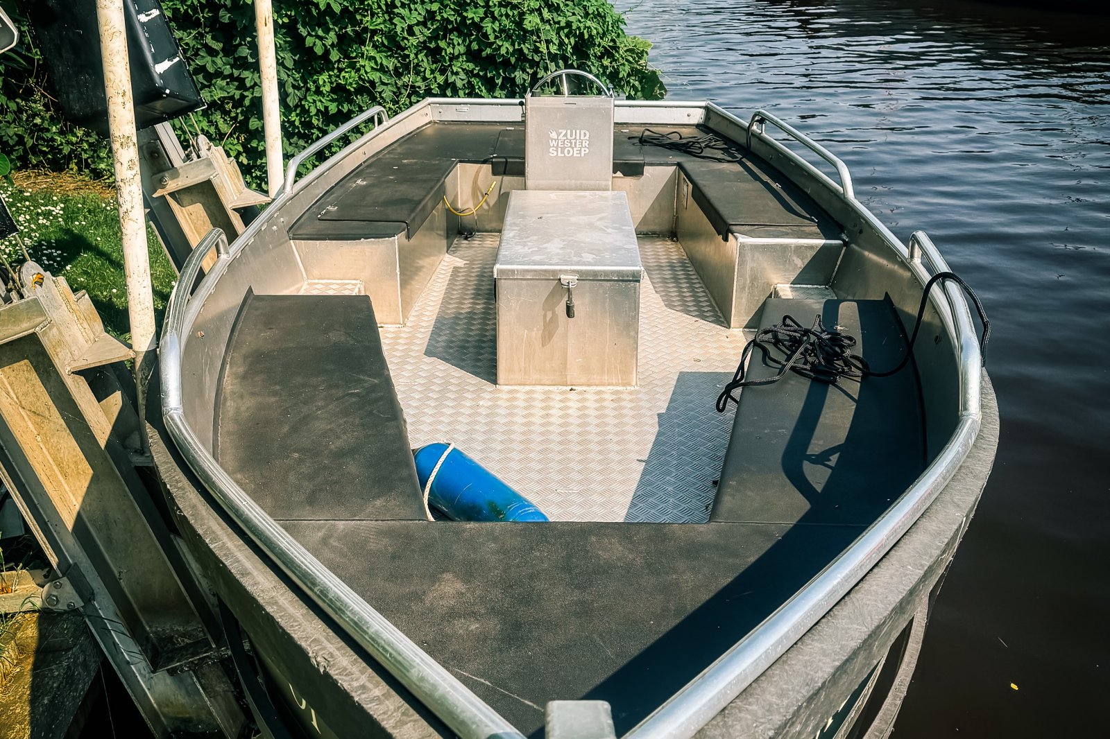 historische-vakantieboerderij-voor-6-personen-aan-het-water-in-terherne