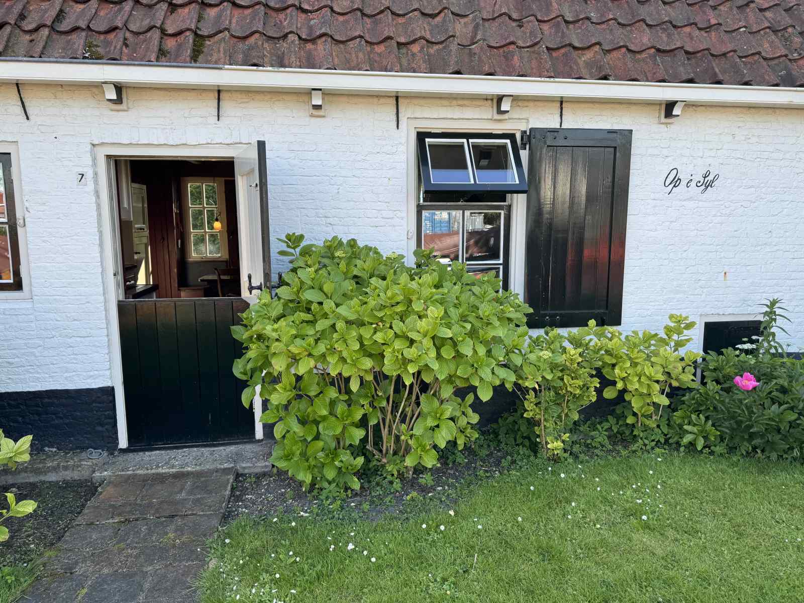 historische-vakantieboerderij-voor-6-personen-aan-het-water-in-terherne