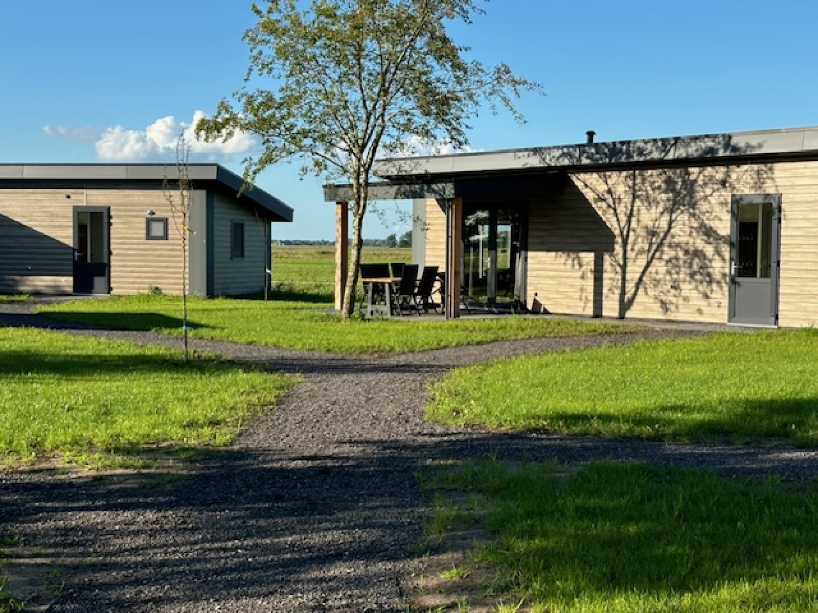 ruim-6-persoons-chalet-met-terras-nabij-natuurgebied-de-weerribben-wieden