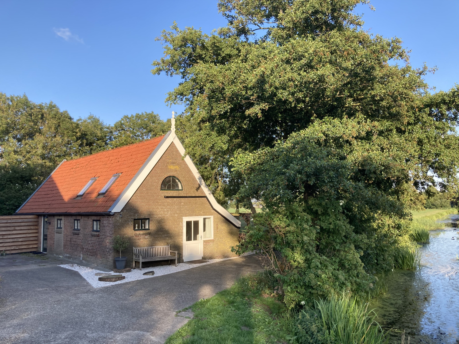 2 persoons boerderijhuisje vlakbij het Sneekermeer