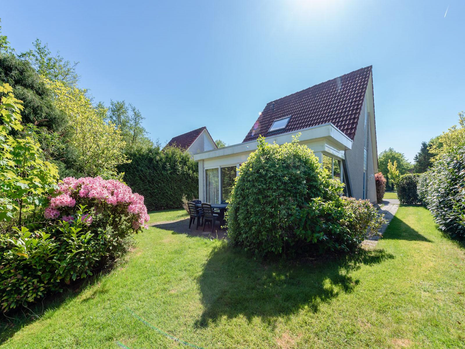 Fijn 4 persoons villa aan het water op Villapark Weddermeer met sauna