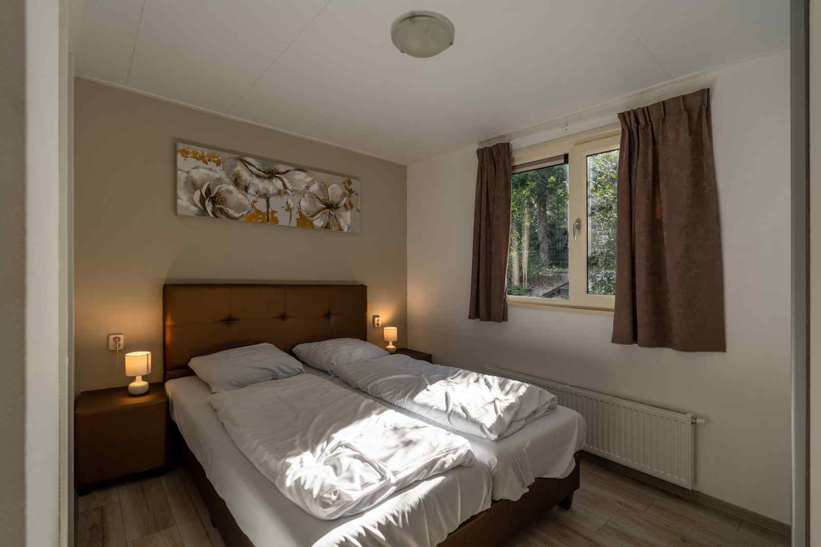 luxe-10-persoons-vakantiehuis-met-sauna-gelegen-op-prachtig-vakantiepark-in-zuid-limburg