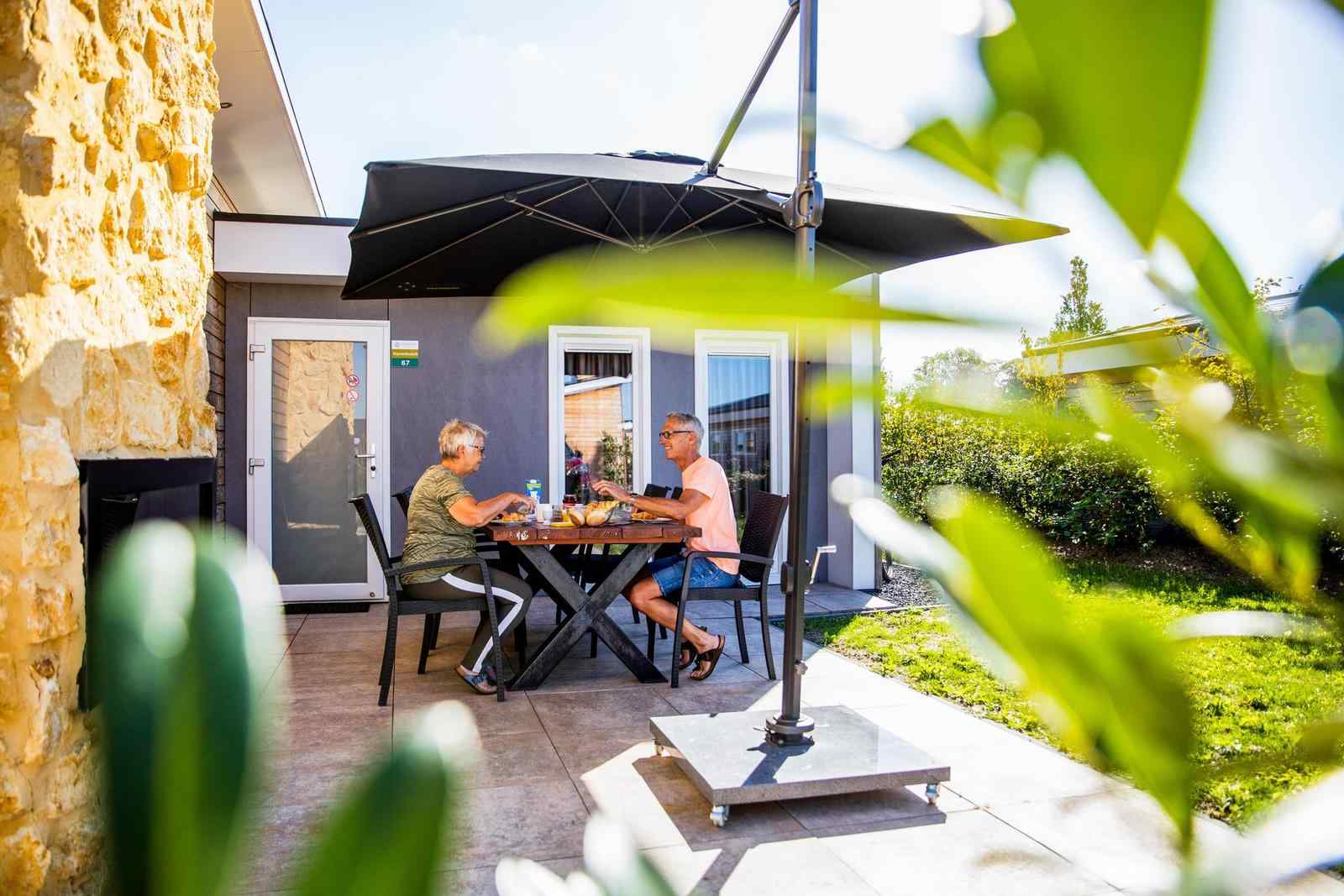 schitterende-l-vormig-vakantiehuis-met-sfeerhaard-op-een-vakantiepark-nabij-valkenburg