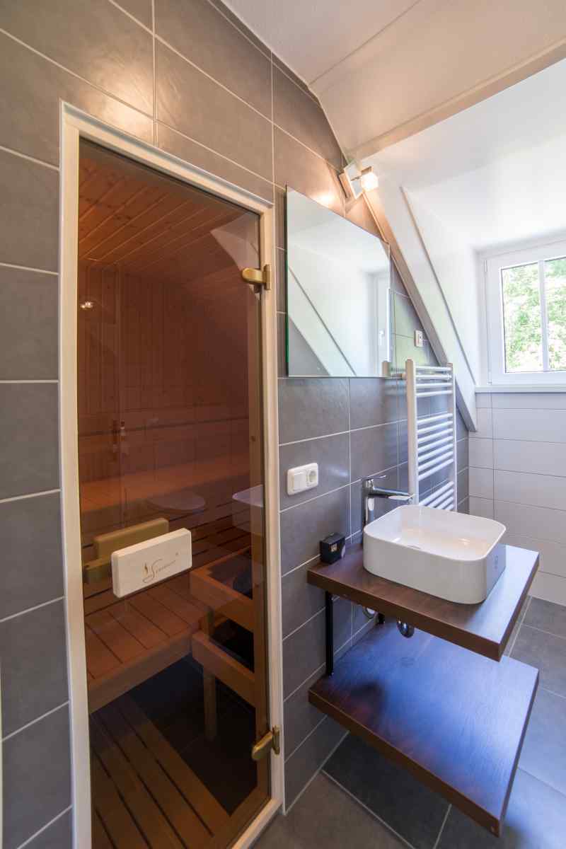 prachtig-12-persoons-vakantiehuis-met-prive-sauna-in-maastricht-limburg