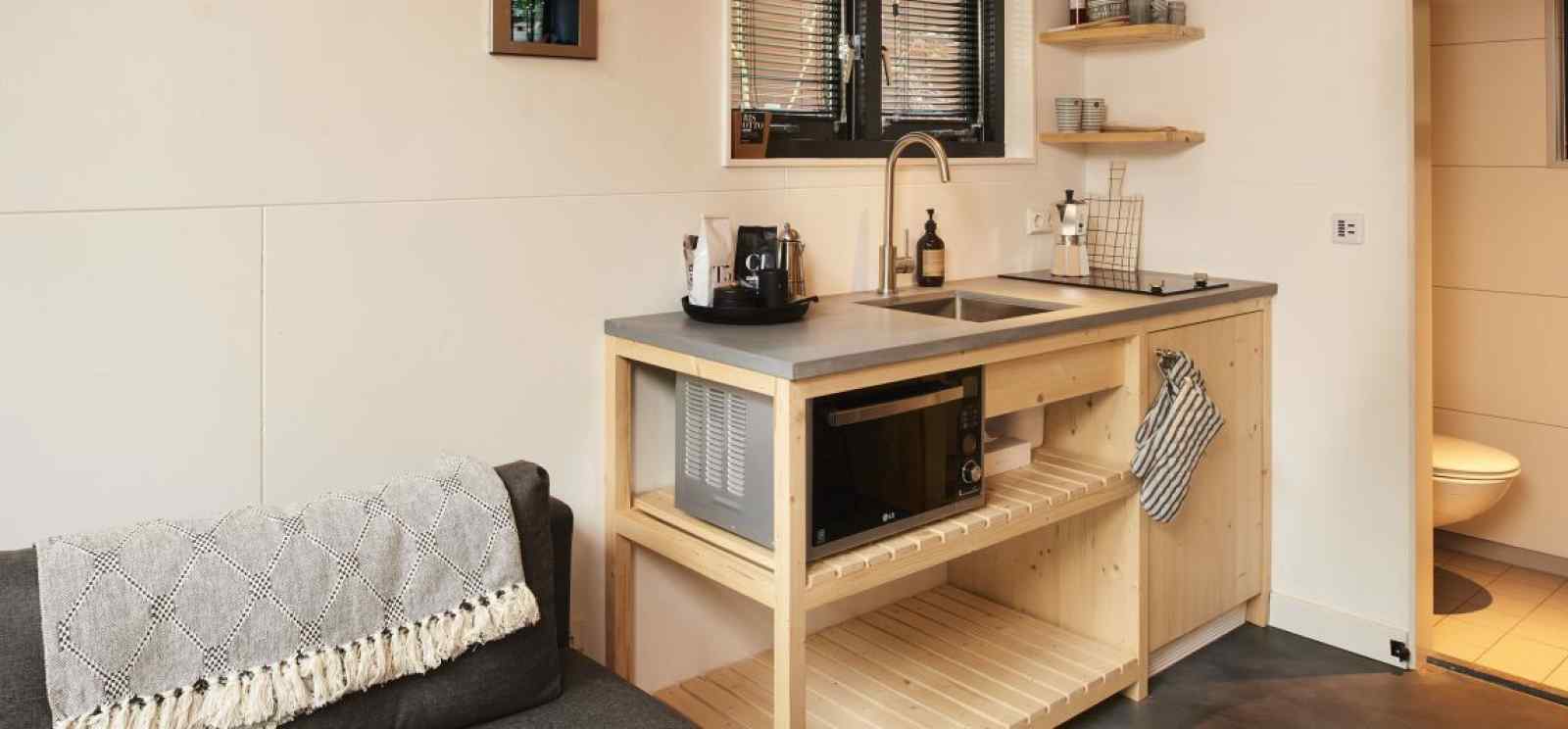 2-persoons-tiny-house-op-vakantiepark-maasduinen-in-belfeld-nabij-venlo