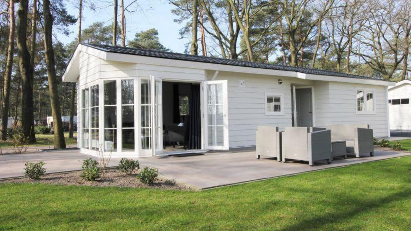 Chalet voor 4 personen met hoekerker op Vakantiepark Maasduinen in Belfeld.