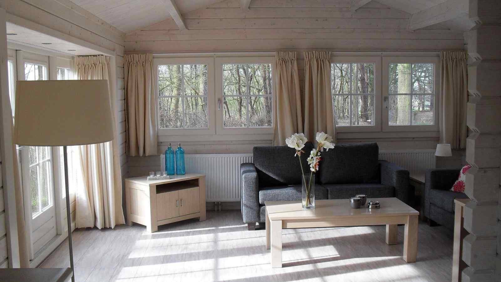 4-persoons-fins-chalet-op-vakantiepark-maasduinen-in-belfeld-nabij-venlo