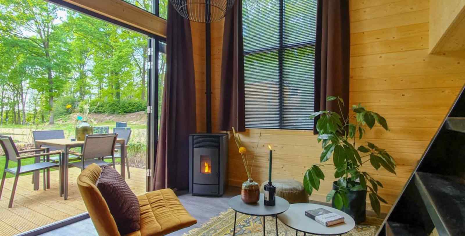 tiny-house-voor-4-personen-op-vakantie-maasduinen-met-natuurmeer-en-zandstrand