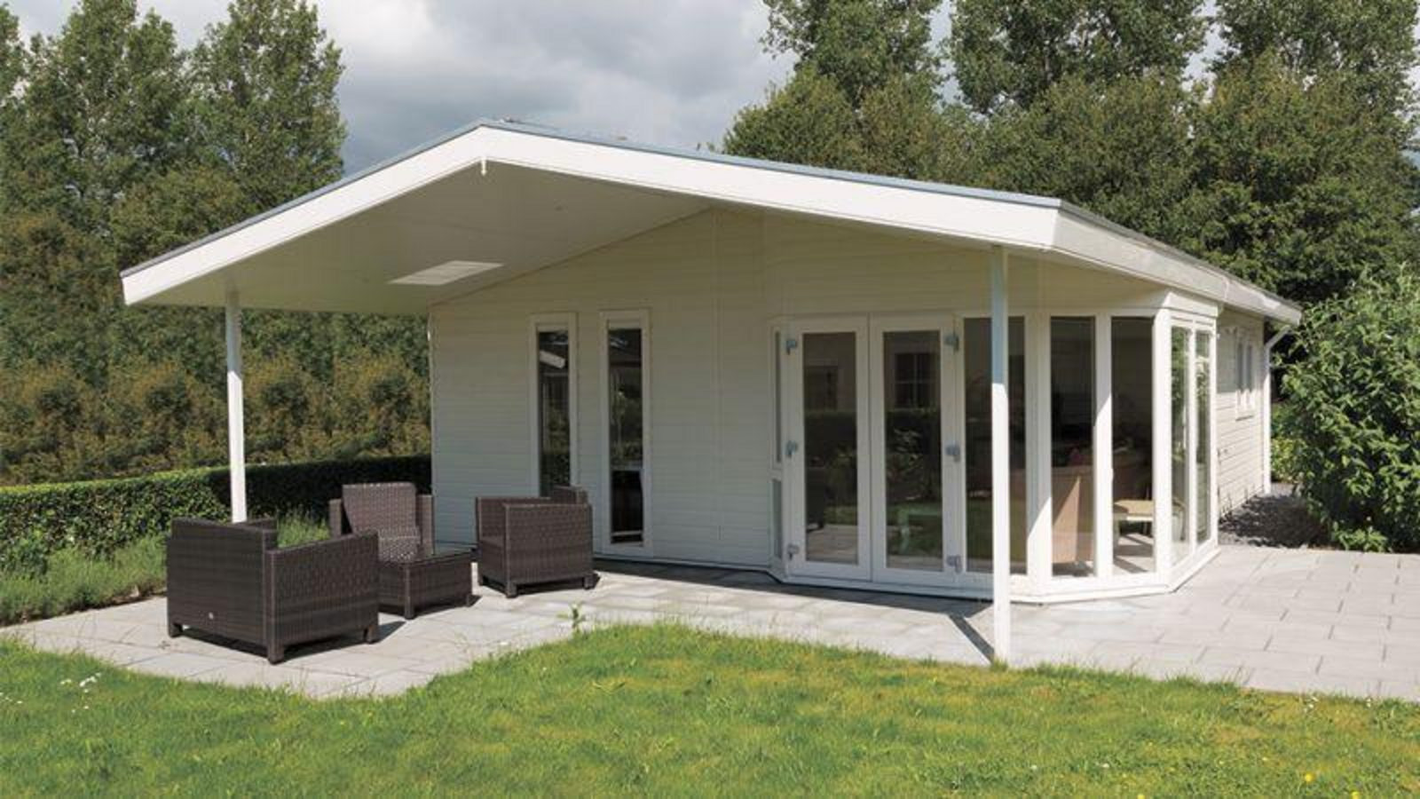 6-persoons-chalet-met-overdekt-terras-op-vakantiepark-maasduinen-in-belfeld