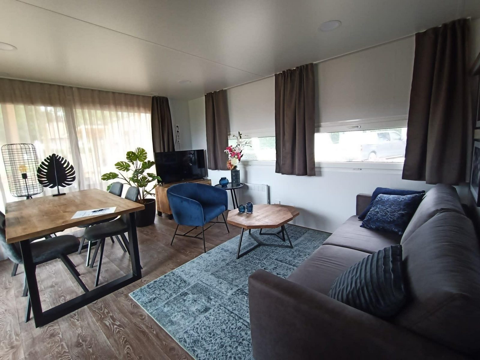 modern-6-persoons-chalet-op-het-gezellige-vakantiepark-poort-van-maastricht