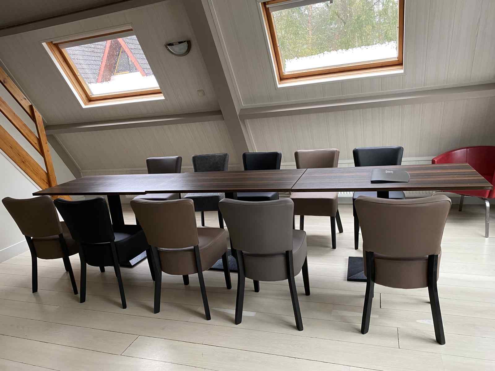 vakantiewoning-voor-10-personen-gelegen-op-een-vakantiepark-in-limburg