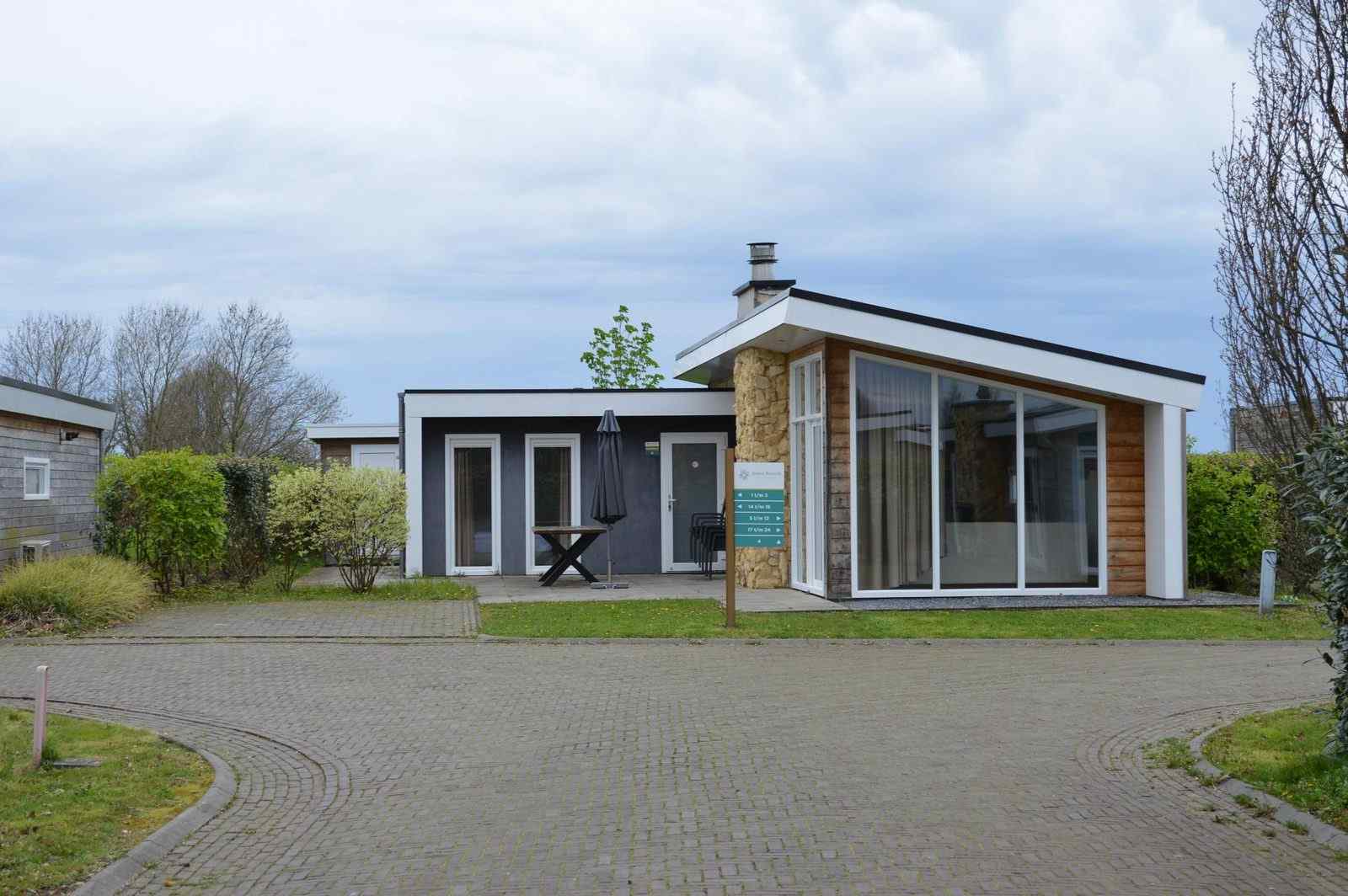 luxe-4-tot-6-persoons-vakantiehuis-met-tuinhuis-nabij-valkenburg