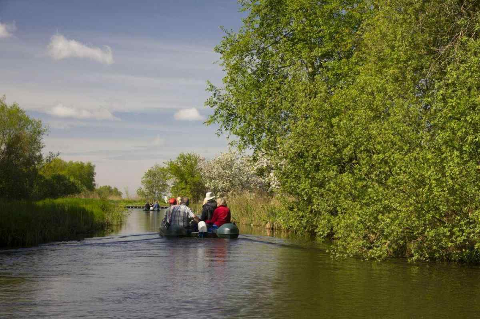 6-persoons-vissershuisje-rond-het-water