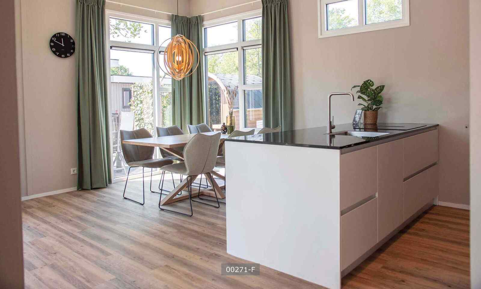 prachtig-4-persoons-vakantiehuis-op-residence-de-leuvert-met-verwarmd-buitenzwembad