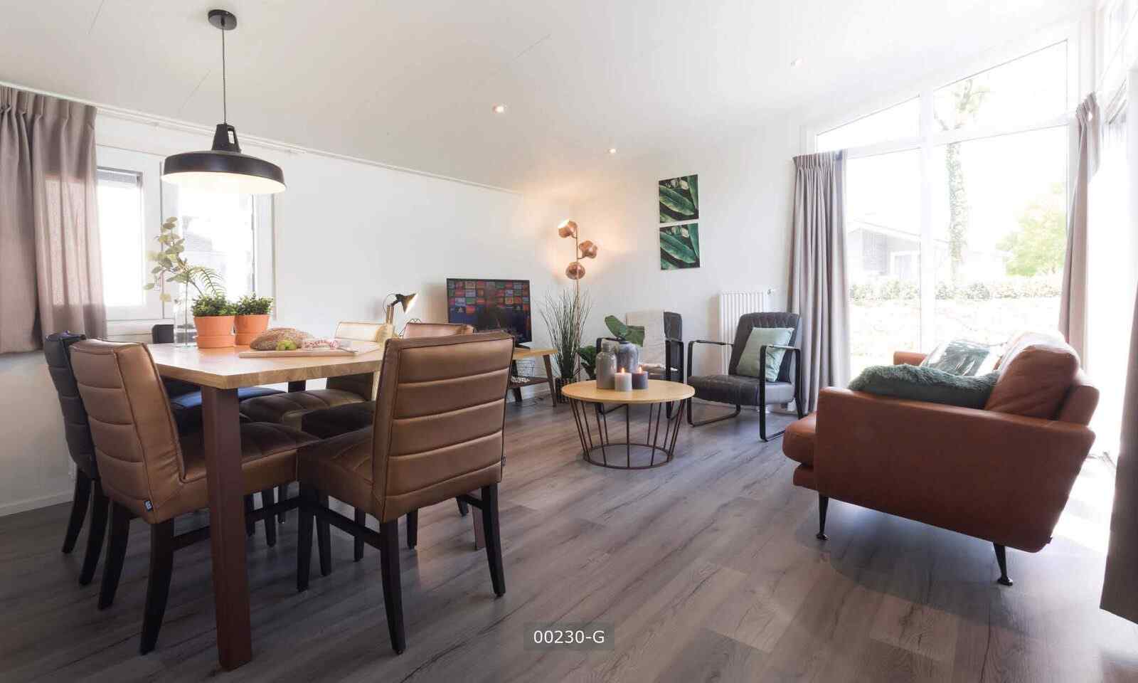 modern-6-persoons-chalet-op-een-familiepark-met-een-buitenzwembad-in-cromvoirt