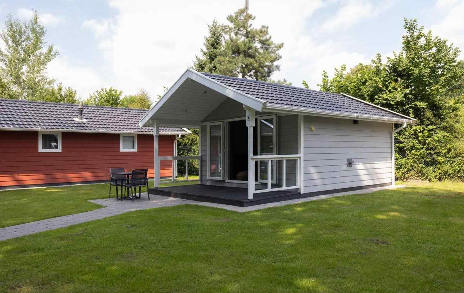 Knus 2 persoons tiny house, gelegen op een vakantiepark