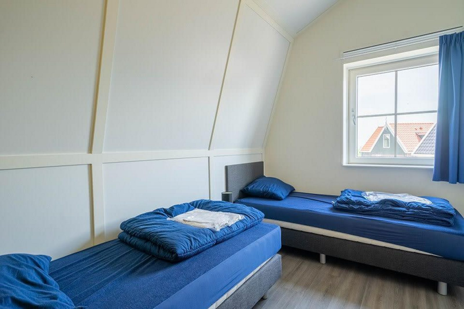 ruime-villa-voor-8-personen-met-twee-badkamers-op-vakantiepark-poort-van-amsterdam