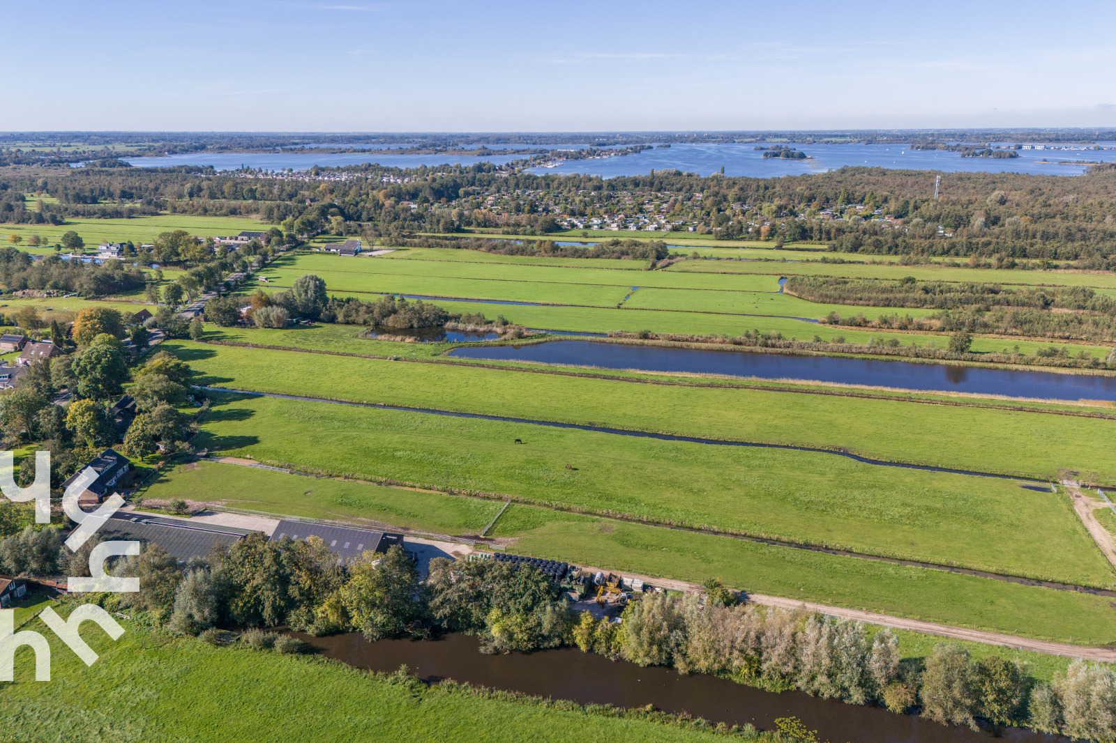 ruim-vakantiehuis-voor-7-personen-op-een-boerderij-vlakbij-de-loosdrechtse-plassen