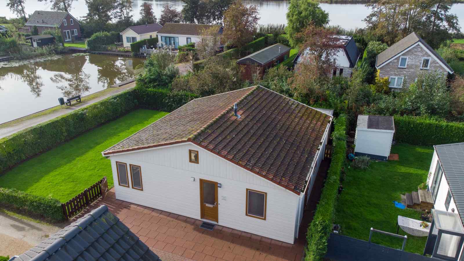 8-persoons-chalet-in-wervershoof-aan-het-ijsselmeer