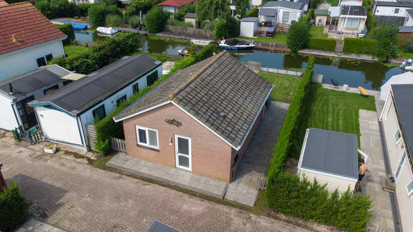 Mooi 3 persoons vakantiehuis aan viswater nabij Medemblik aan het IJsselmeer.